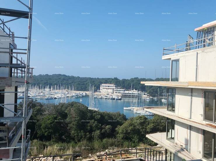 Luksuzni stan s pogledom na more, Pula, Veruda!

Stan neto površine  51.5m... — fotografija 2