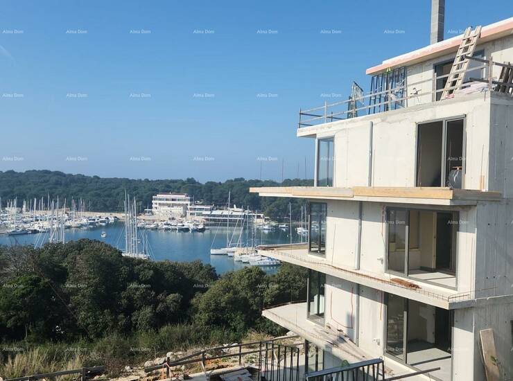 Luksuzni stan s pogledom na more, Pula, Veruda!

Stan neto površine  51.5m... — fotografija 3