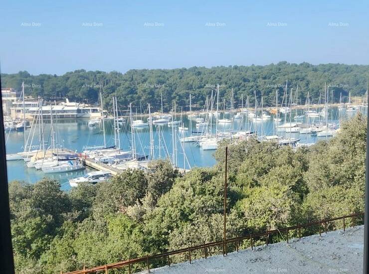 Luksuzni stan s pogledom na more, Pula, Veruda!

Stan neto površine  51.5m... — fotografija 4