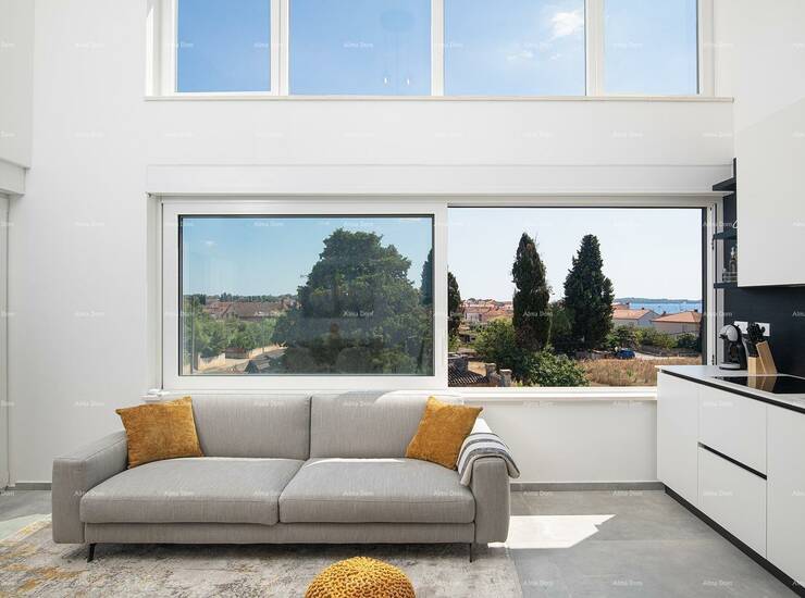 Prodajemo  penthouse s pogledom na more u Fažani! 

Stan se sastoji od tri...