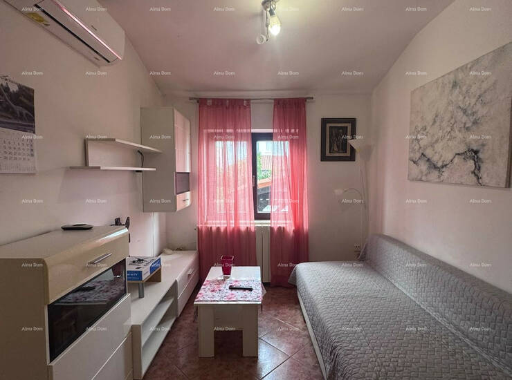 U naselju Veruda Porat u Puli daje se u dugoročni najam funkcionalan stan ...