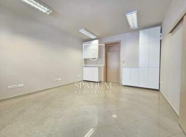 Poslovni prostor Centar, Rijeka 48m² - 750 € | SveHrNekretnine