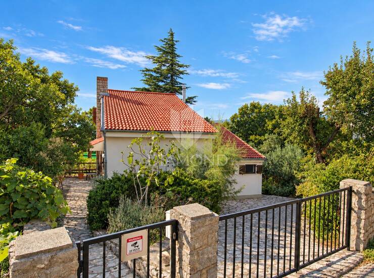 KLENOVICA – KUĆA S PREKRASNOM OKUĆNICOM BLIZU MORA