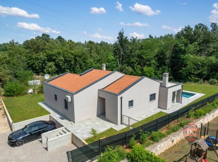 Istra, Labin, Suvremeni dom s bazenom okružen prirodom — fotografija 4