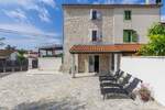 Istra, Poreč – Renovirana kamena kuća s jacuzzijem na prodaju — fotografija 2