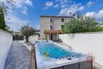Istra, Poreč – Renovirana kamena kuća s jacuzzijem na prodaju — fotografija 3