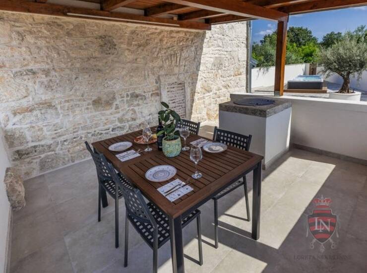 Istra, Poreč – Renovirana kamena kuća s jacuzzijem na prodaju — fotografija 6