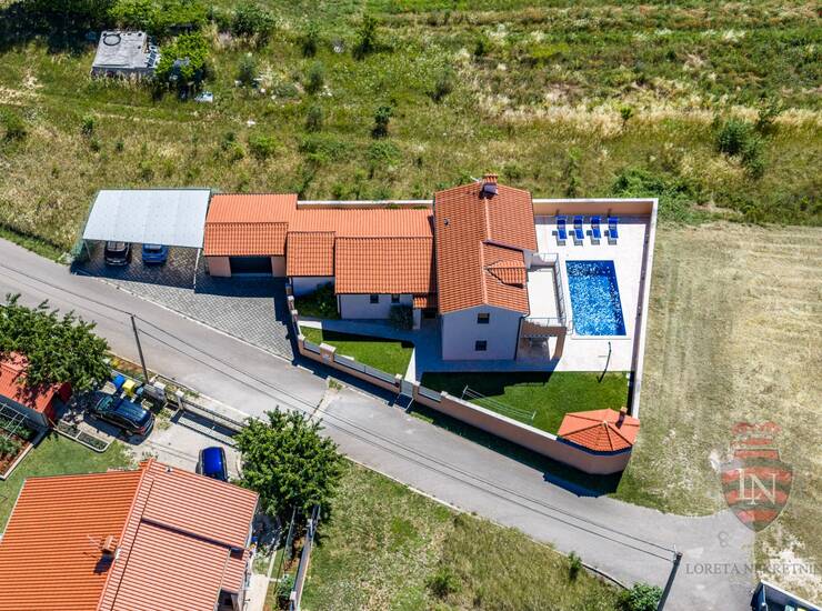 Istra, Juršići – Odlična namještena kuća s vrtom i pogledom | Ekskluzivn — fotografija 5