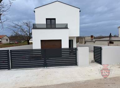 Kuća, Svetvinčenat 200m² - 420.000 € | SveHrNekretnine