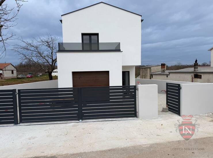 Istra, Svetvinčenat: Moderna vila s bazenom u Režancima