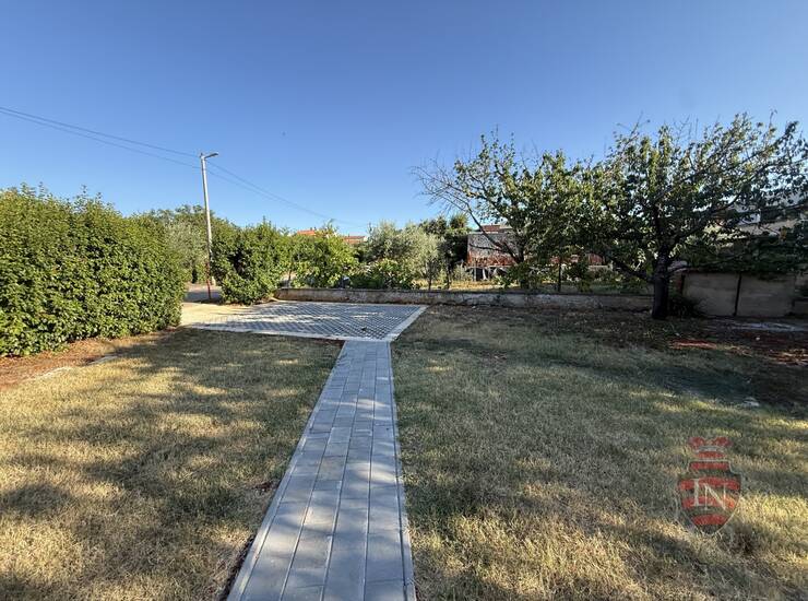 PRILIKA! Istra, Poreč: Dvosoban stan s velikom terasom i okućnicom — fotografija 5