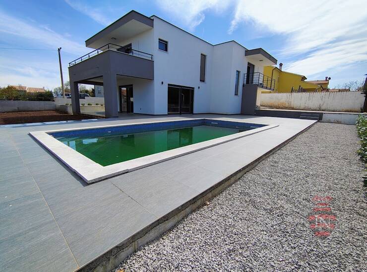 Istra, Labin : Moderna vila s bazenom
