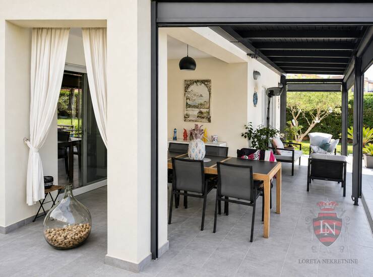 Istra, Poreč : Vila s 3 spavaće sobe i bazenom — fotografija 5