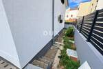 Vodice, renovirana kuća s 2 stana, 170,92 m², 150 m od mora — fotografija 5