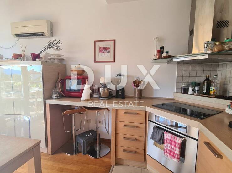 RIJEKA, RUBEŠI - predivan dvoetažni stan u novijoj zgradi, garaža — fotografija 3