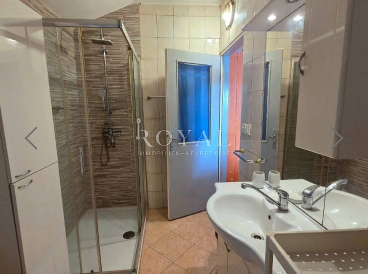 OPATIJA, CENTAR, 2S+dB, 82m2, parking, za renovaciju — fotografija 2