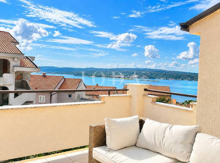 CRIKVENICA, stan 96m2, drugi kat