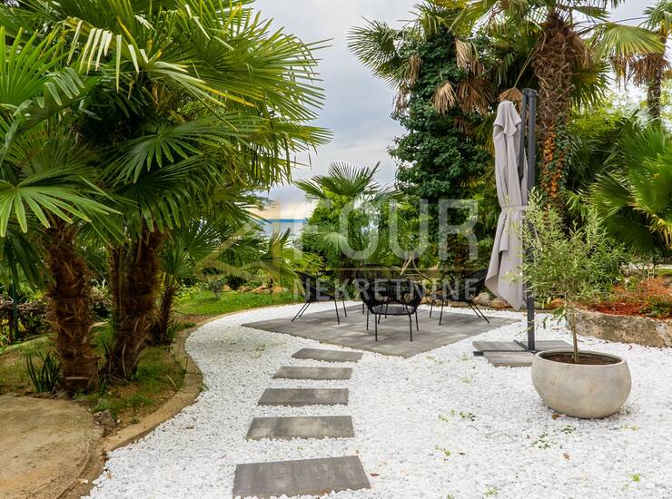 Opatija, adaptiran stan, 152.98m2, 3s+db