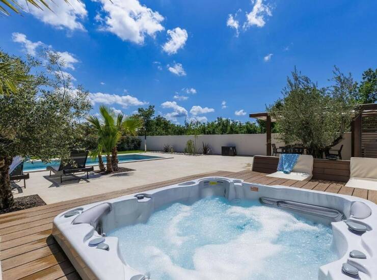 Moderna luksuzna vila s grijanim bazenom i wellnessom u blizini Poreča... — fotografija 5