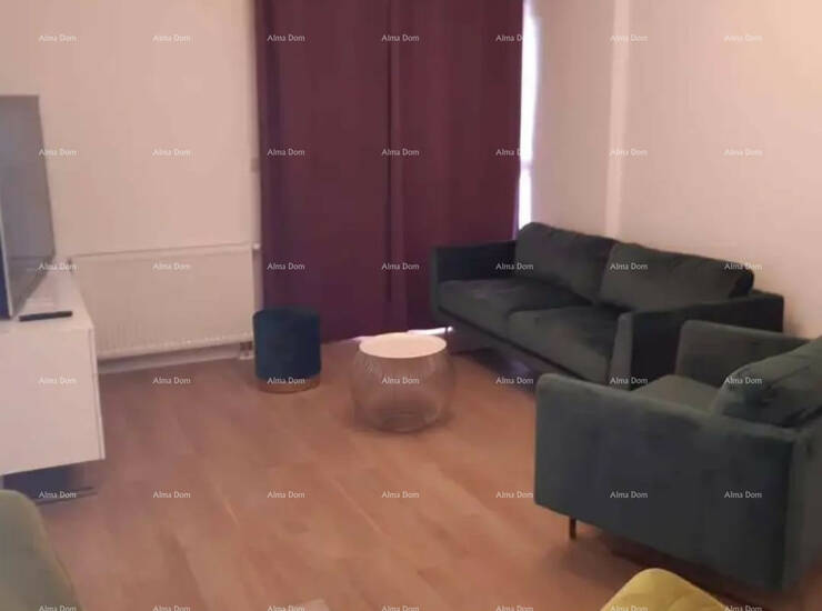 U Puli je na prodaju trosobni stan smješten na trećem katu stambene zgrad... — fotografija 2