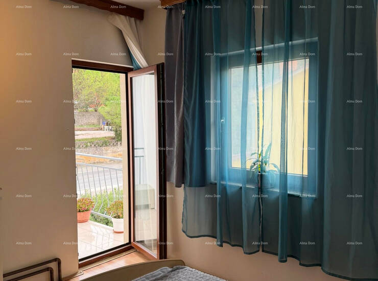 LABIN – PROSTRANA  KUĆA 390,44 m²

U Labinu je na prodaju prostrana  ku... — fotografija 4