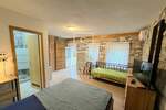 VINODOLSKA OPĆINA, GRIŽANE, KUĆA S DVA UREĐENA APARTMANA I STARINA ZA OBNOV — fotografija 6
