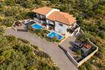 VRBNIK – APARTMAN S BAZENOM I POGLEDOM NA MORE — fotografija 5