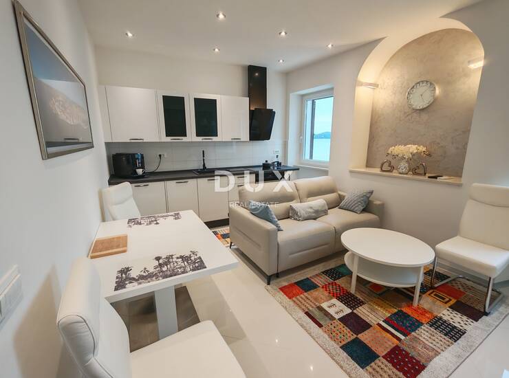 Istra, Rovinj, stan, poslovni prostor, 51 m2, prvi red do mora