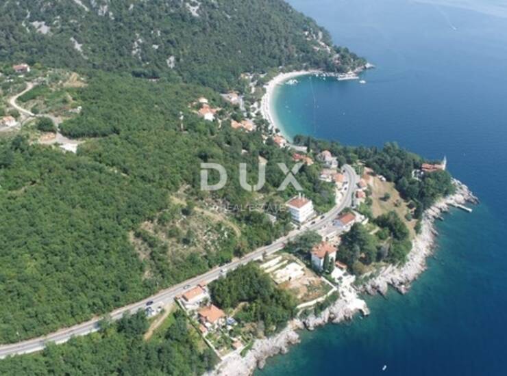 Opatija, Medveja, građevinsko zemljište 6100m2, stara kuća 250m2, pogled na  — fotografija 6
