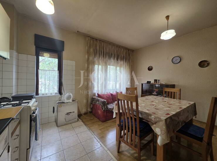 Novi Vindolski, kuća u zaleđu — fotografija 4