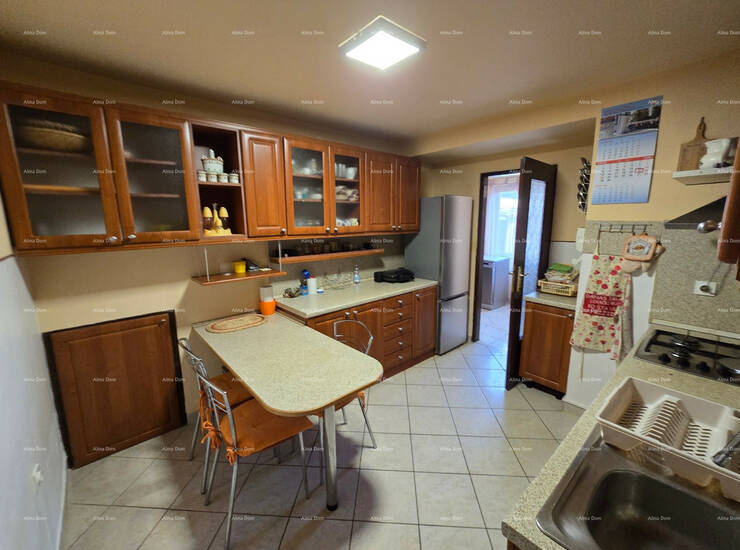 Na prodaju kuća u okolici  Pule. Kuća, površine 90 m2 s dvorištem 78 m2...