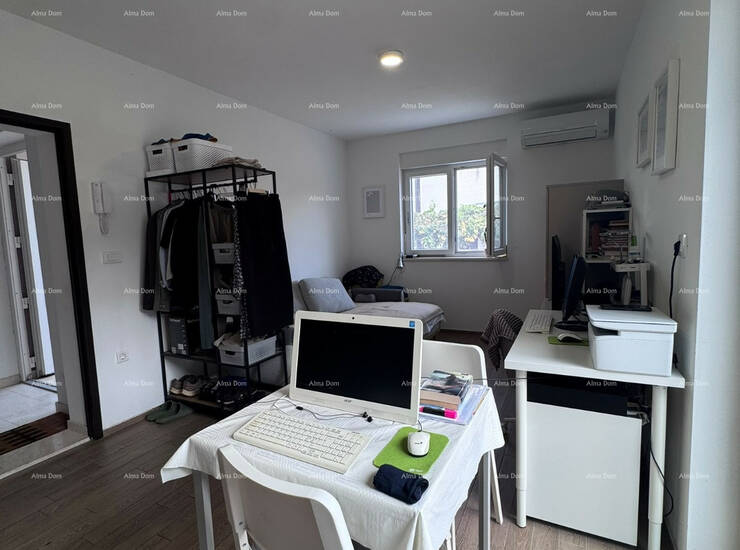 Pula – stan u prizemlju 25,15 m² s parkirnim mjestom
Na prodaju je funkc... — fotografija 6