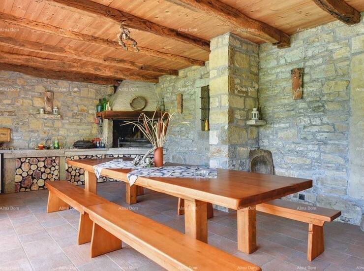 Prodaje se prekrasna vila sa bazenom u blizini Pazina. Ovaj smještaj sasto... — fotografija 10