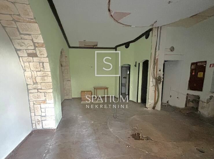 LABIN, POSLOVNI PROSTOR NA FREKVENTNOJ LOKACIJI — fotografija 4