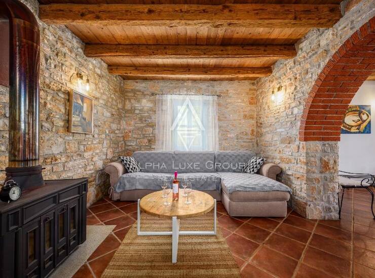 Istra, Poreč, tradicionalna kamena vila s bazenom i pogledom — fotografija 5