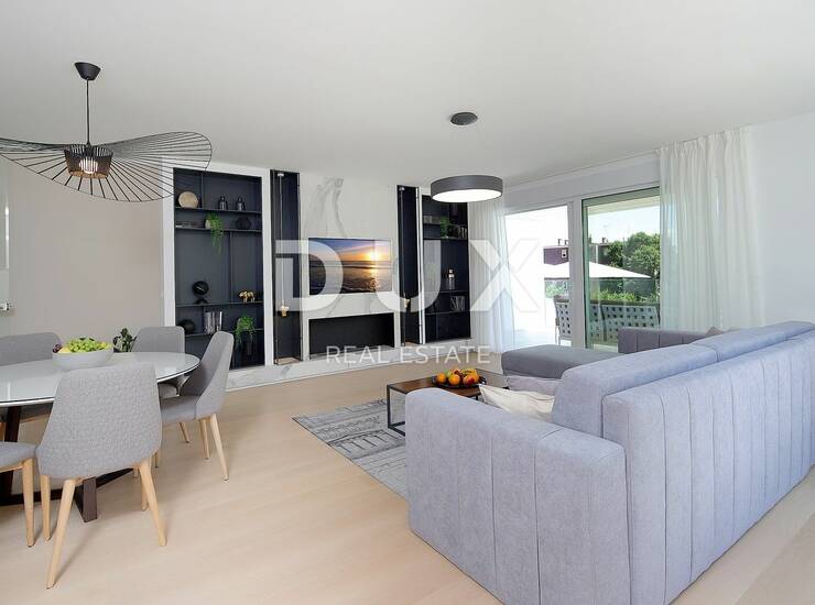 Opatija, Ičići centar, dvosoban stan, terasa, okućnica, 128m2 — fotografija 4