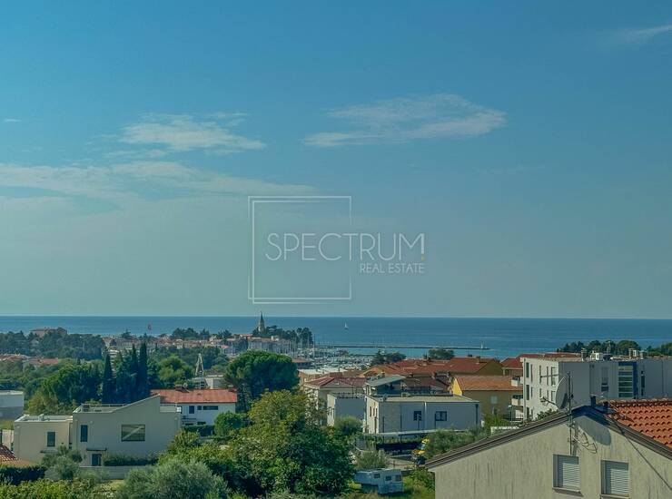 Novigrad, prostrani stan sa pogledom na more u zgradi sa liftom — fotografija 5