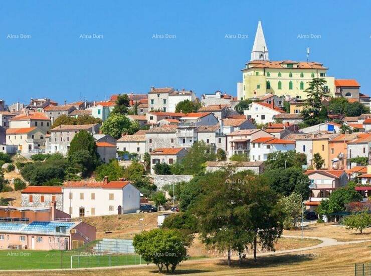 Prodajemo Istarsku kamenu kuću u Brtonigli,  koja je površine 160 m2 sa o...