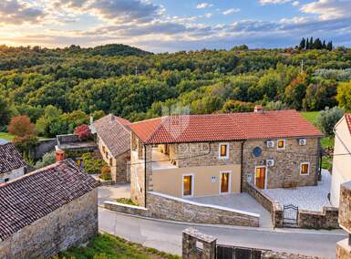 Kuća Momjan, Buje 150m² - 208.000 € | SveHrNekretnine