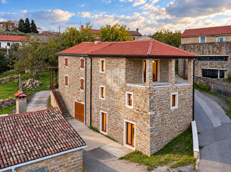 Momjan, okolica, renovirana kamena kuća s pogledom na more! — fotografija 4