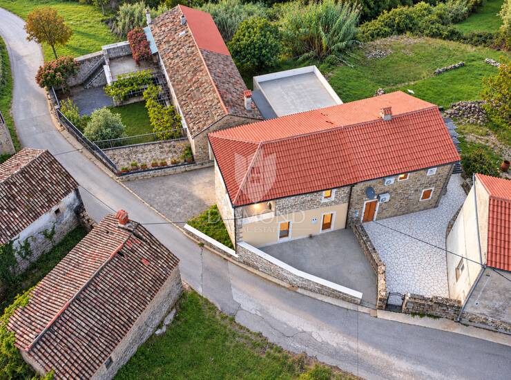 Momjan, okolica, renovirana kamena kuća s pogledom na more! — fotografija 6