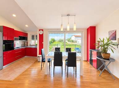 Dvosoban stan, Umag 66m² - 245.000 € | SveHrNekretnine