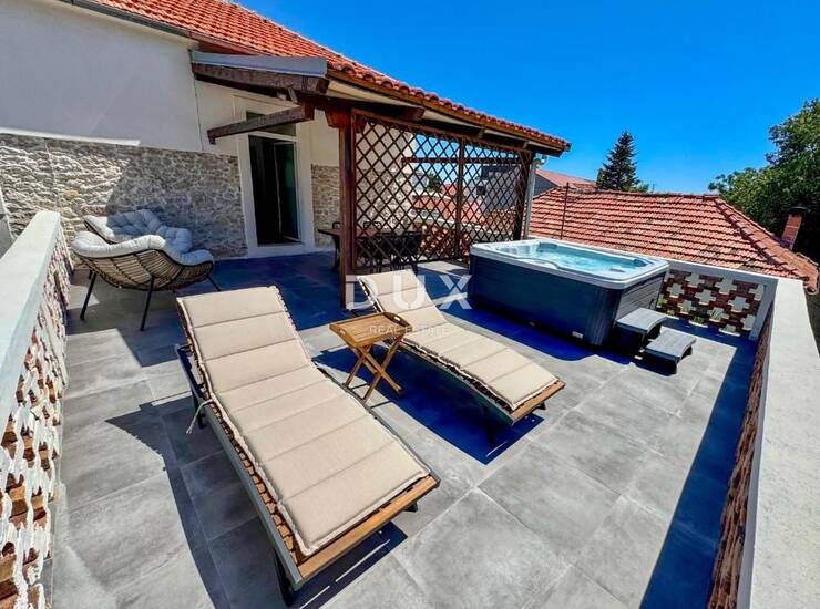 Zadar, Kolovare, dvosobni stan s terasom, 68 m²