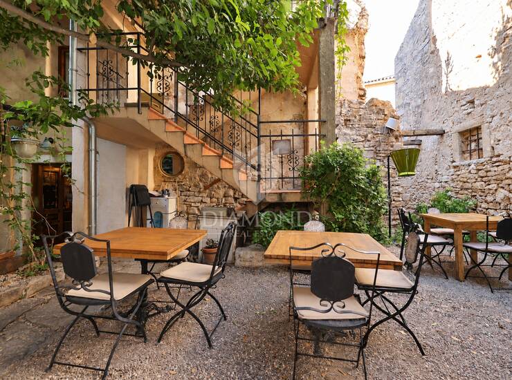 Bale, prodaje se jedinstveni poslovno-turistički kompleks — fotografija 3