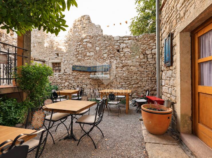 Bale, prodaje se jedinstveni poslovno-turistički kompleks — fotografija 4