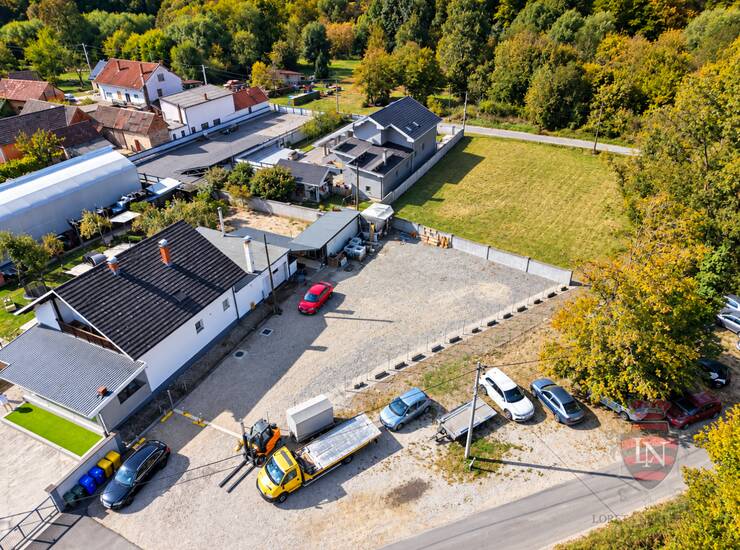 ČRNKOVEC – GARAŽA / RADIONICA 50 m² + OGRAĐENO DVORIŠTE 900 m² — fotografija 2