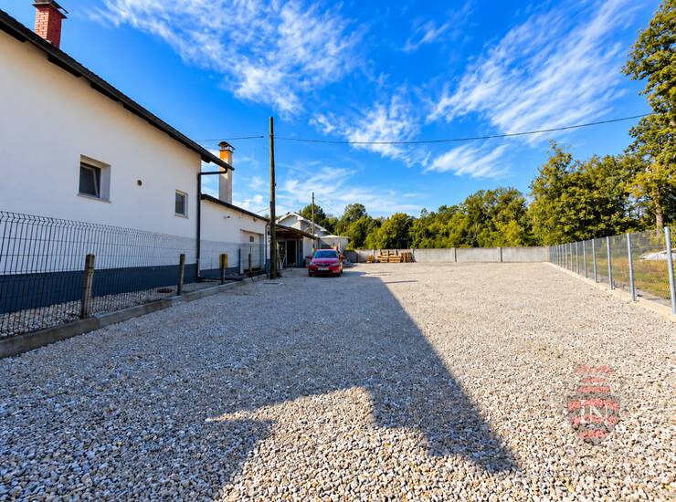ČRNKOVEC – GARAŽA / RADIONICA 50 m² + OGRAĐENO DVORIŠTE 900 m² — fotografija 4