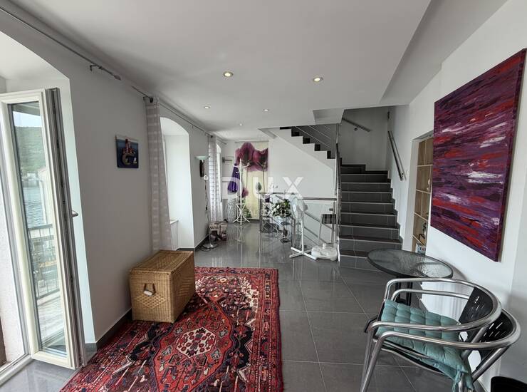Bakar, centar, renovirana kuća uz more, 250m2 — fotografija 3