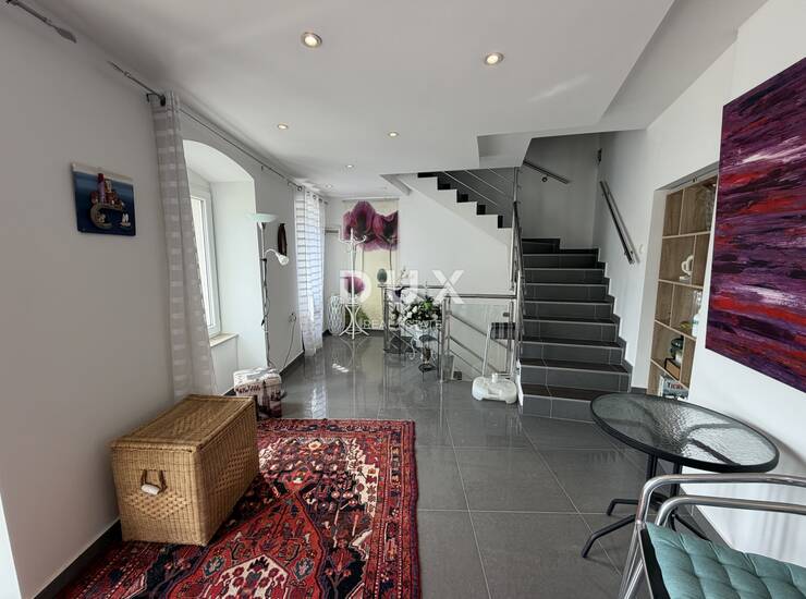 Bakar, centar, renovirana kuća uz more, 250m2 — fotografija 5