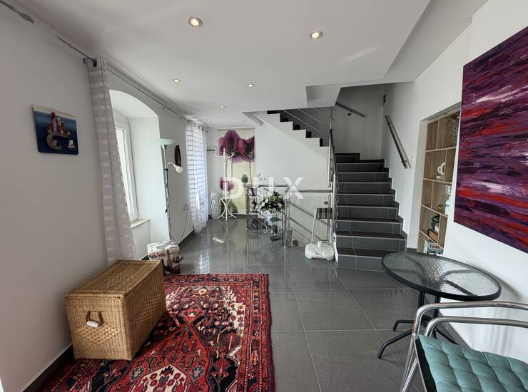 Bakar, centar, renovirana kuća uz more, 250m2 — fotografija 6